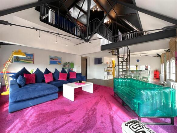 OPEN-PLAN Living Space 464