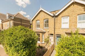 2, Beverley Cottages, Kingston Vale, London SW15 3RR