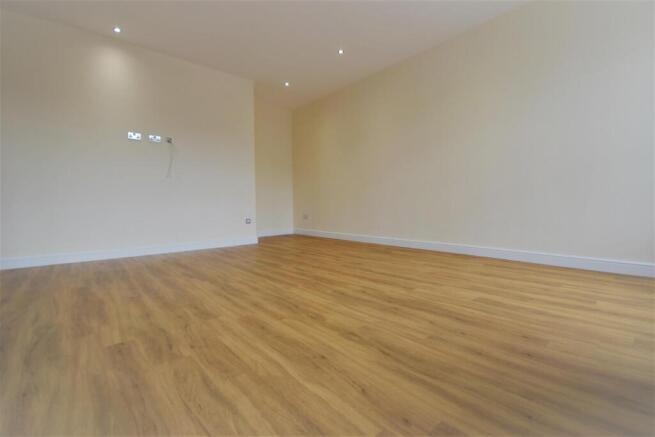 1 bed Apartment to rent Image 4
