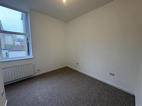 15 bed Block of Apartments for sale Image 9