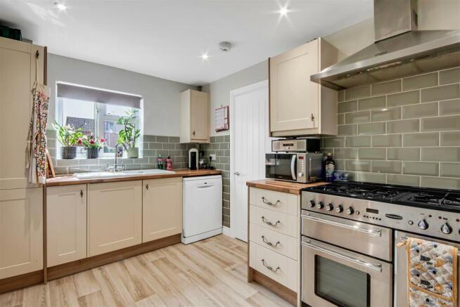 Kitchen 4.jpg