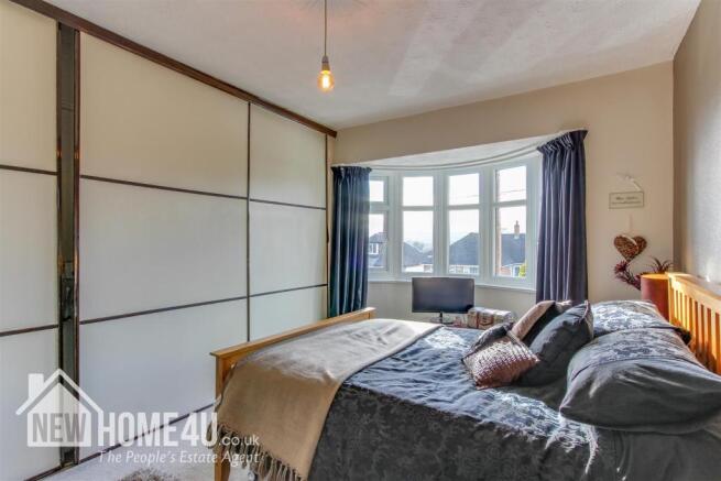 MASTER BEDROOM: