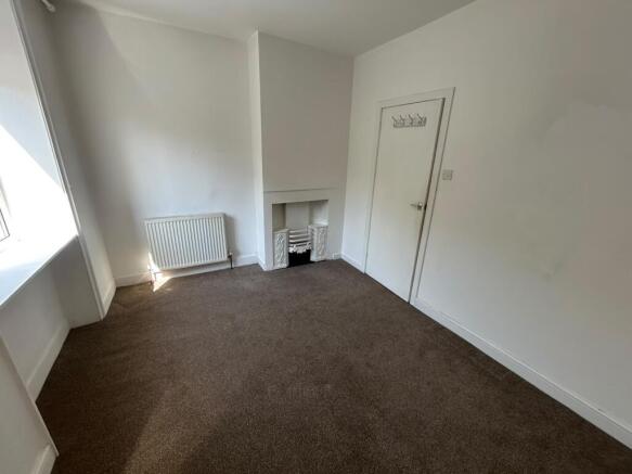 3 bed Terraced to rent Image 3