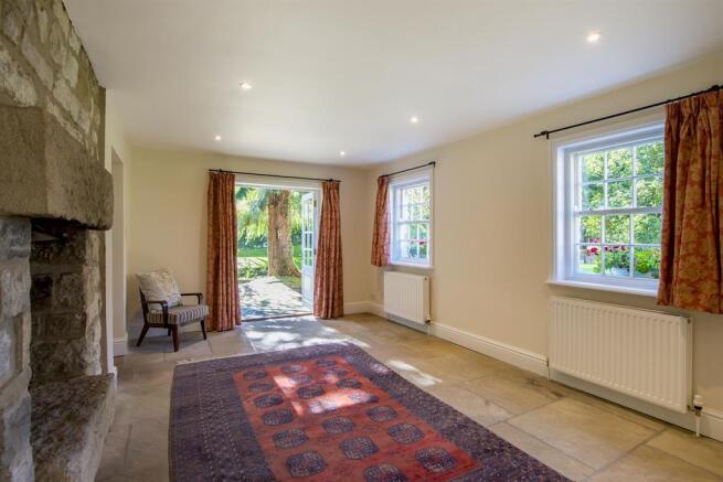 4 bed Detached to rent Image 7