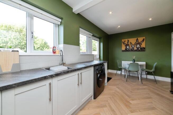 3 bed Terraced for sale Image 7