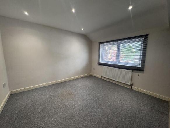 2 bed Flat to rent Image 4