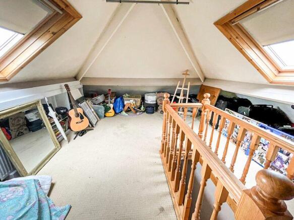 LOFT ROOM