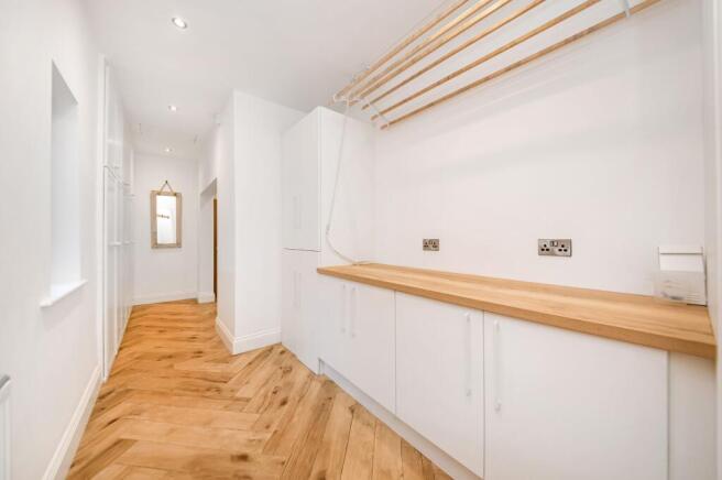UTILITY/LAUNDRY ROOM