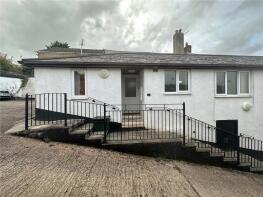 2, Coxs Close, High Street, Crediton EX17 3AG