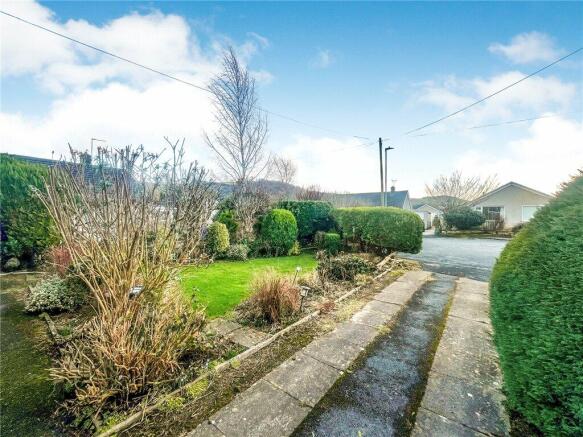 Front Garden & Drive