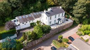Middle Walk House, Middle Walk, Bellemonte Road, Frodsham WA6 6BW