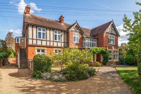 The Old Street, Fetcham, KT22
