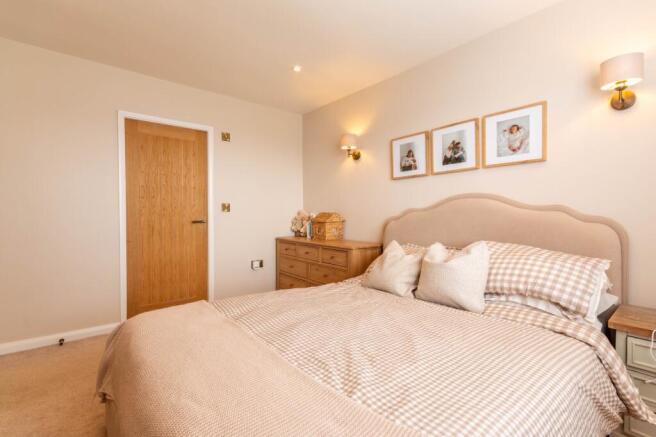 2 bed Bungalow for sale Image 10