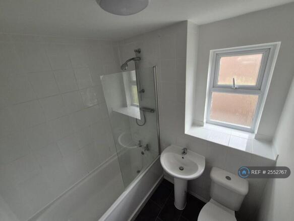 Bathroom (Upstairs)