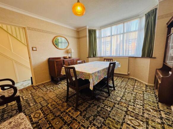 DINING ROOM: