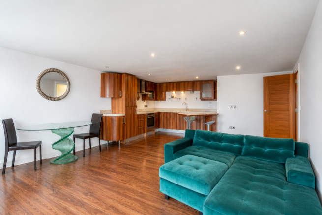 2 bed Apartment for sale Image 6