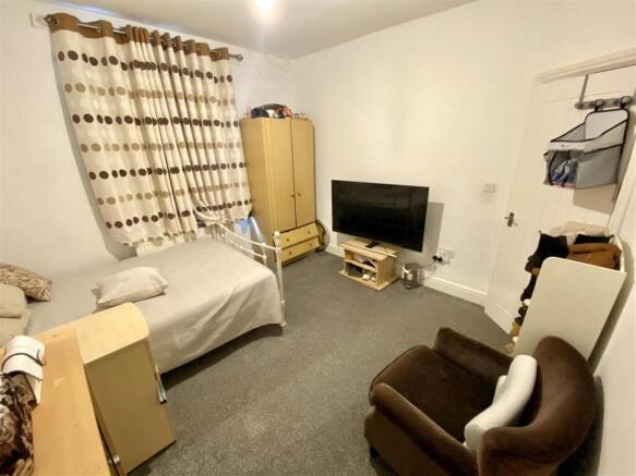 2 bed House for sale Image 7