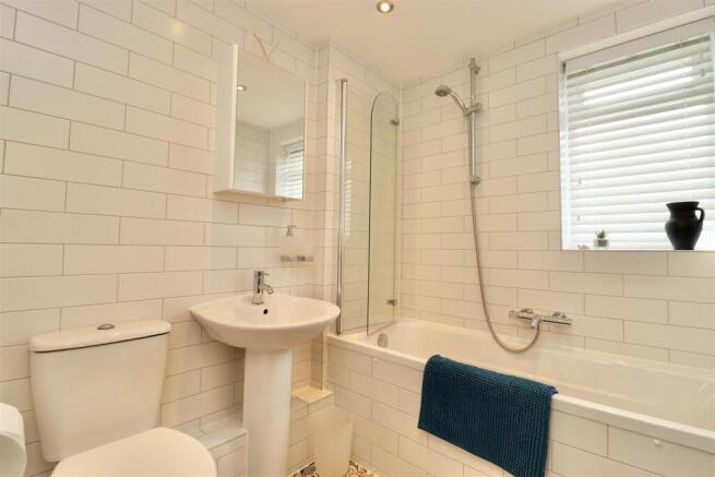 3 bed House for sale Image 11