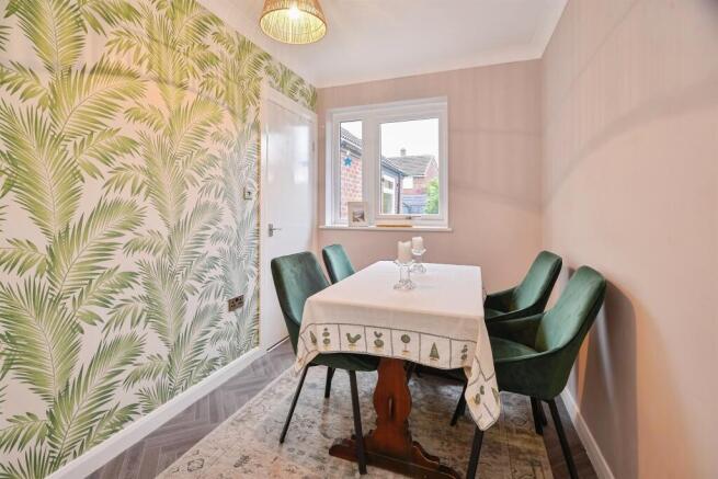 Hampton Close, Nunthorpe, Middlesbrough photo 4