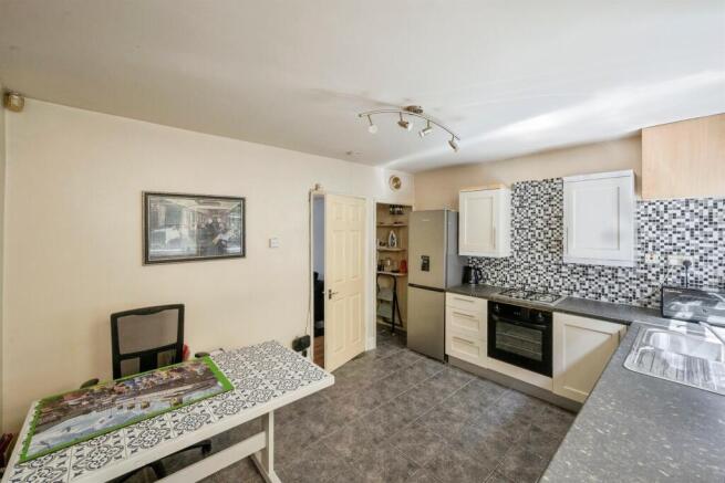 2 bed Terraced for sale Image 4