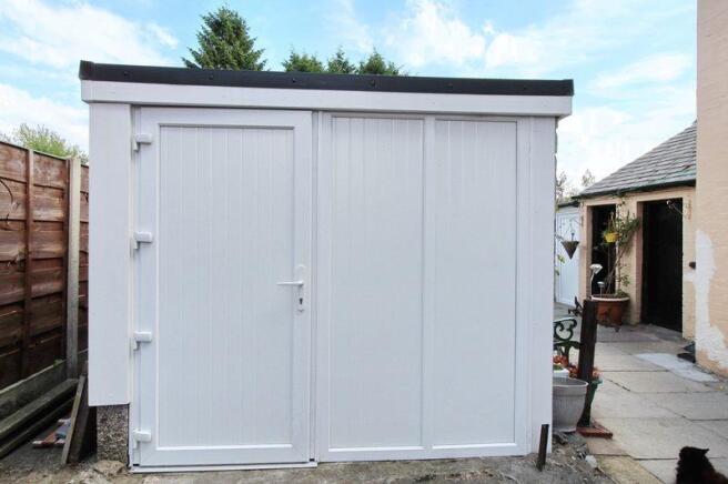 Detached Garage