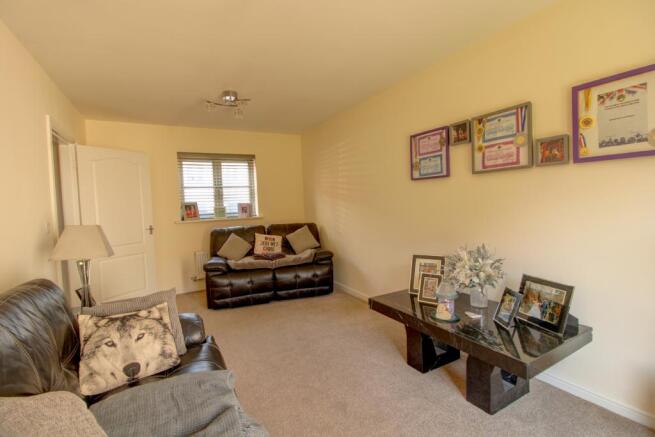 IMG_7963_4_5_Interior 2