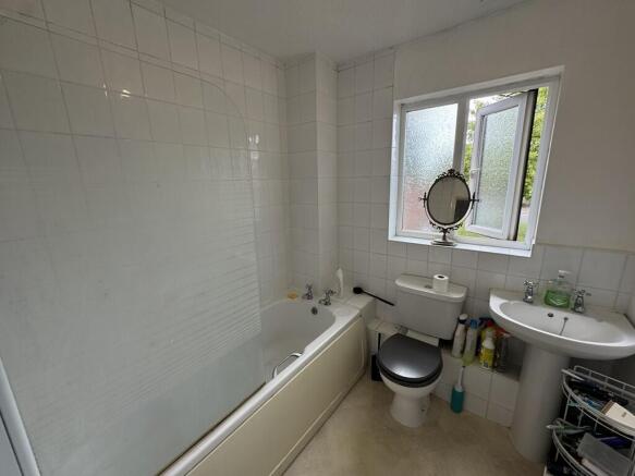 2 bed End of Terrace to rent Image 8