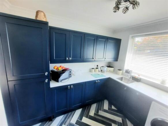 2 bed Bungalow for sale Image 4