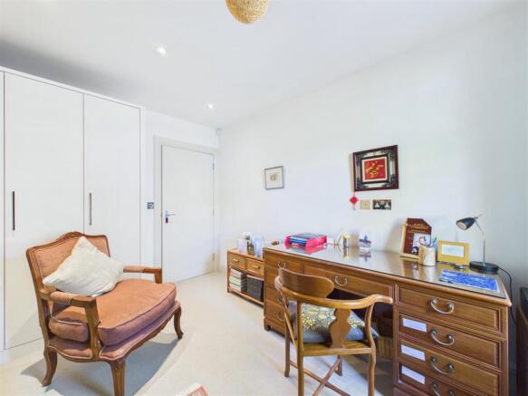 2 bed Apartment for sale Image 7