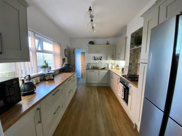 Kitchen: