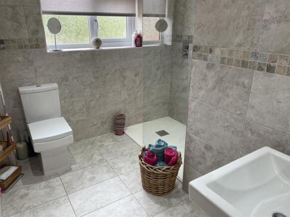 Family Shower Room