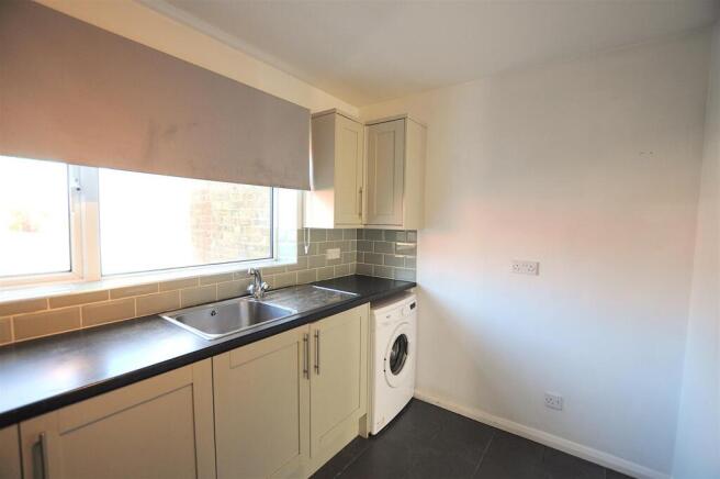 Kitchen 2.jpg