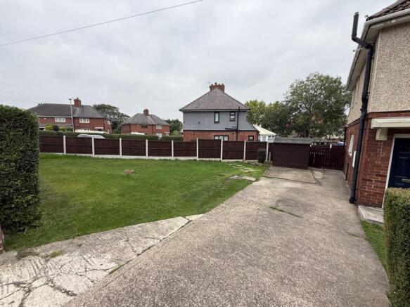 3 bed Semi-Detached to rent Image 11