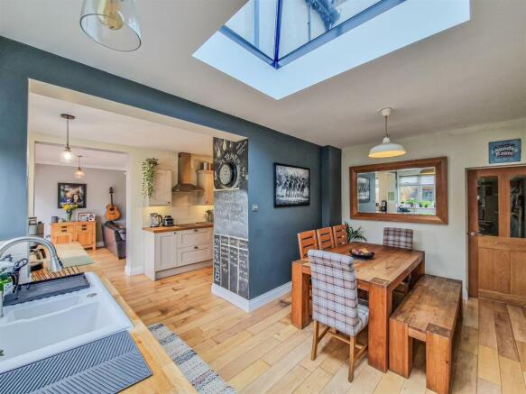 stunning kitchen-breakfast room