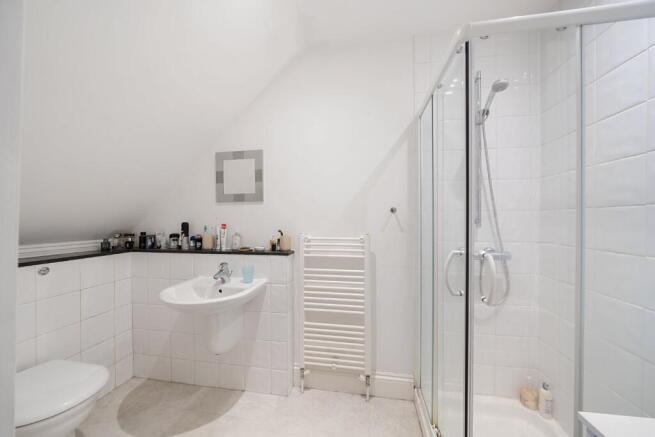 3 bed Flat for sale Image 8