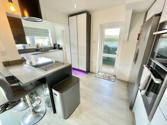 KITCHEN 1