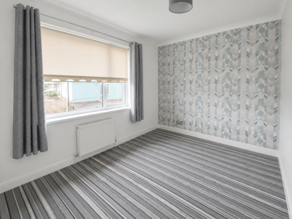5 bed Semi-Detached for sale Image 7
