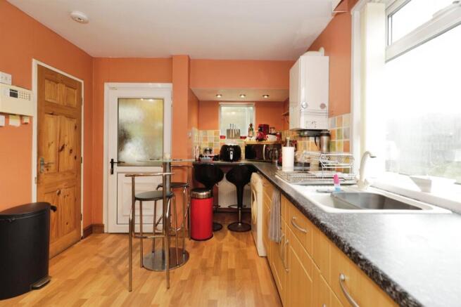2 bed Semi-Detached for sale Image 6
