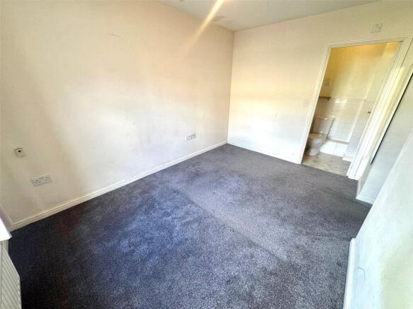 2 bed Flat for sale Image 7