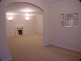 Lounge/Dining Area