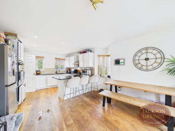 Dent Close, St. Crispin's, NN5 6GP photo 4