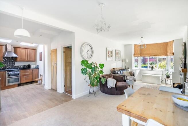 4 bed Semi-Detached for sale Image 5