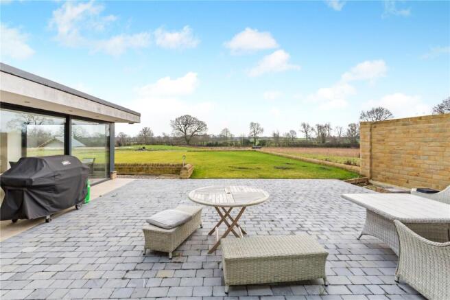 6 bed Detached for sale Image 3