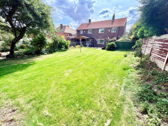 3 bed Semi-Detached for sale Image 11