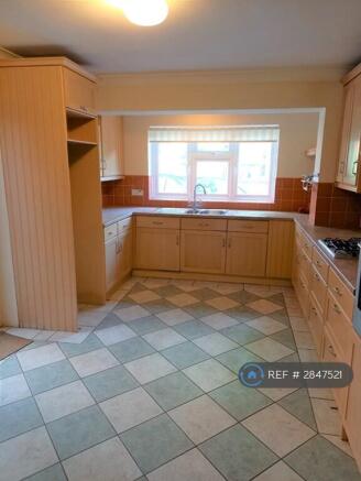 Kitchen / Dining Area 