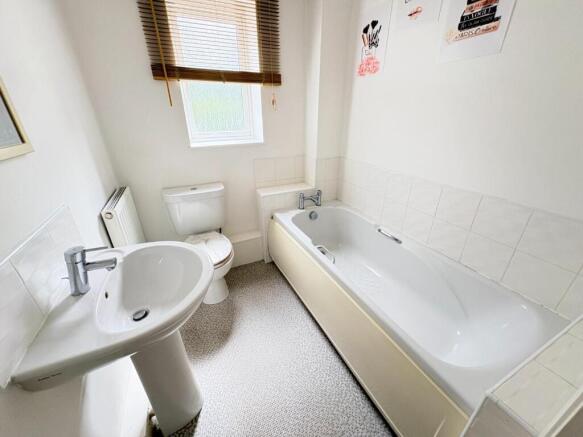 2 bed Flat to rent Image 9