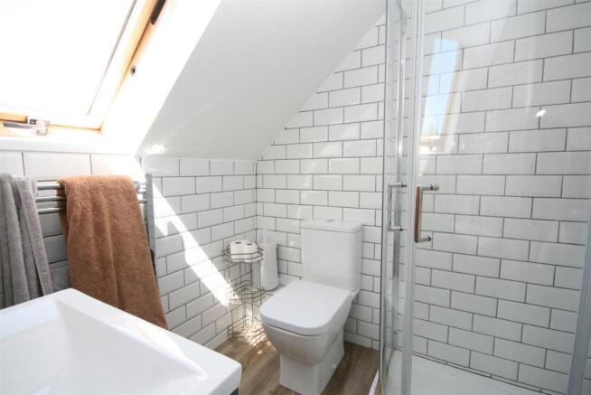 Ensuite to Master Bedroom