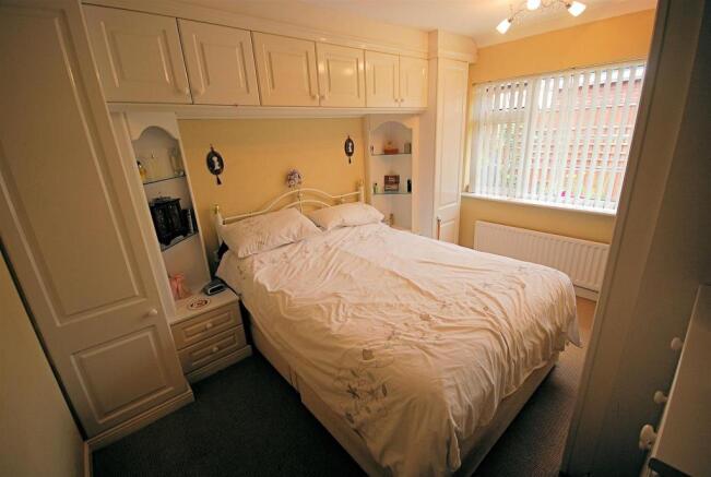 MASTER BEDROOM: