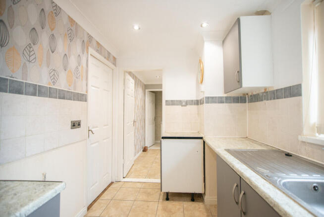 3 bed Terraced to rent Image 9