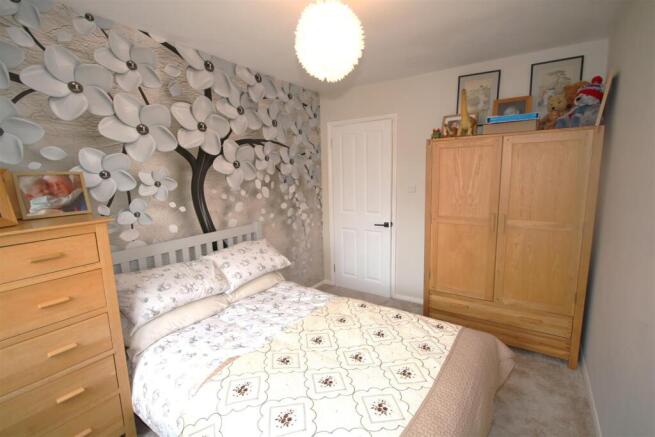 Bedroom 2b.JPG